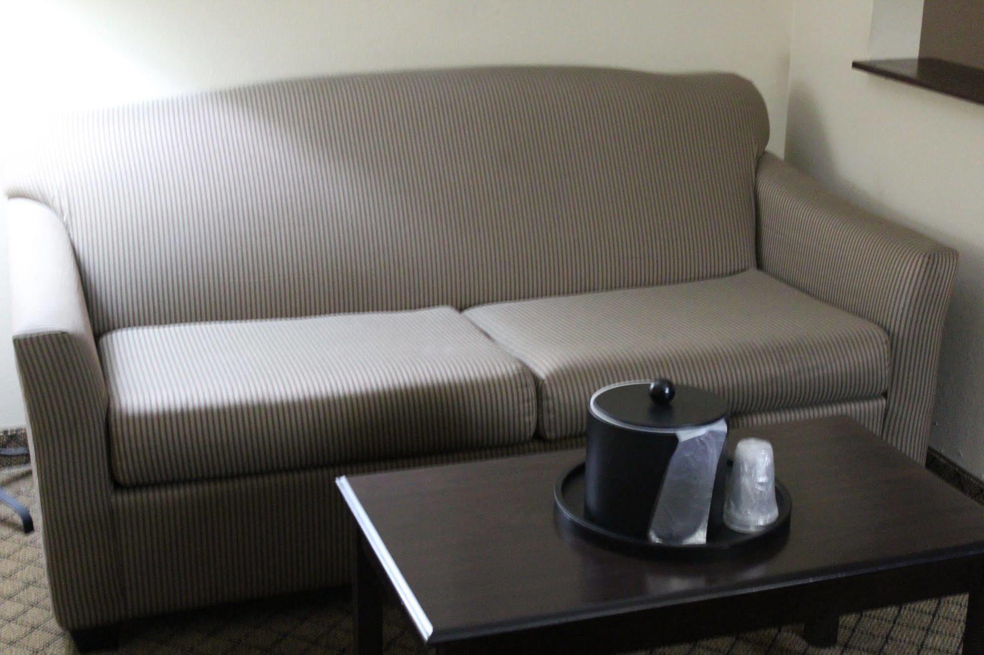 Holiday Inn Express Hotel & Suites Sedalia By Ihg Экстерьер фото