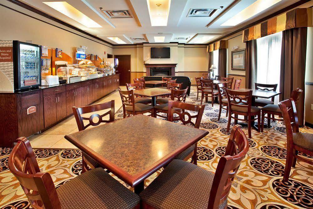 Holiday Inn Express Hotel & Suites Sedalia By Ihg Экстерьер фото