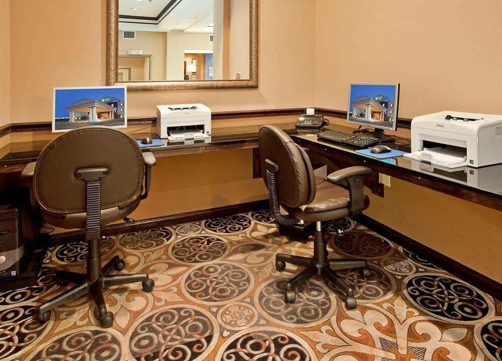 Holiday Inn Express Hotel & Suites Sedalia By Ihg Экстерьер фото